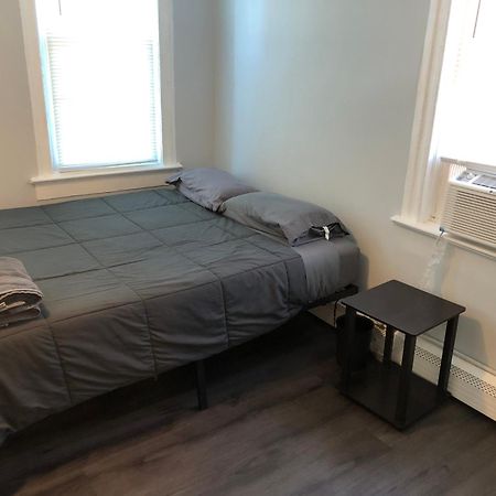 Private 2-Bedroom With Free Parking And Direct Bus To Nyc Manhattan Only 2 Blocks Away Linden Eksteriør bilde